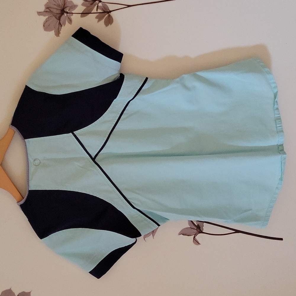 SCRUB TOP UNIFORM - Picture 4 of 9